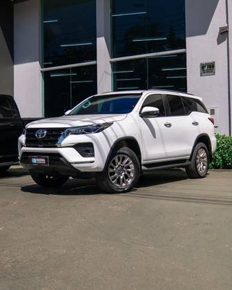 TOYOTA HILUX SW4 2.7 VVT-i FLEX SRV 7L 4X2 AUTOMÁTICO